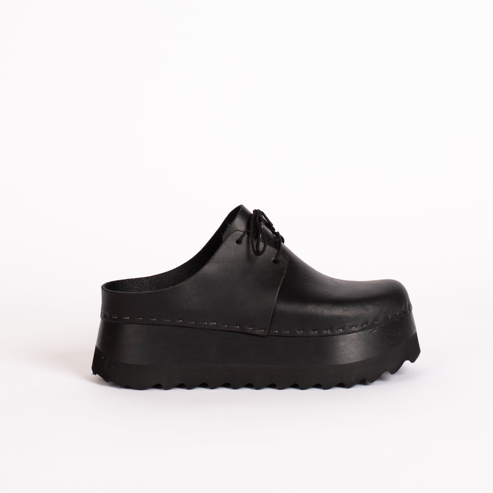 Charlie in Moto Black