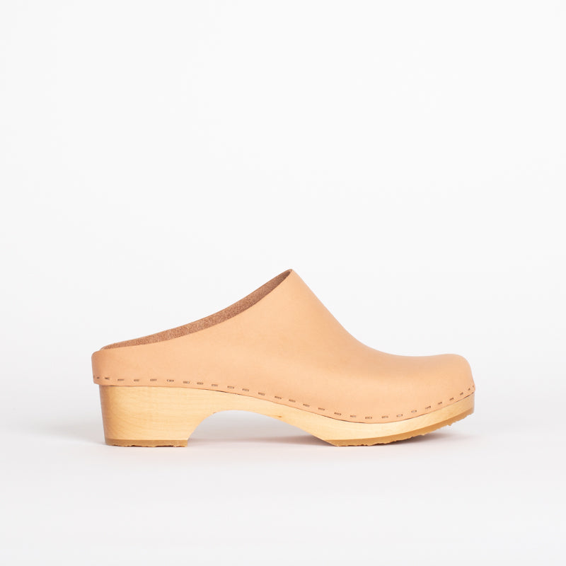Lila worker in natural leather